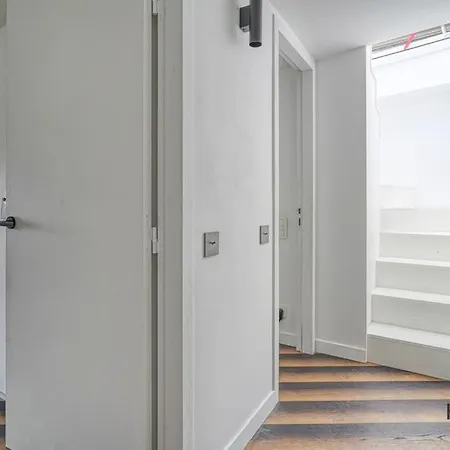Magnifique Duplex Moderne Et Lumineux Avec Balcon - H225 * Parigi